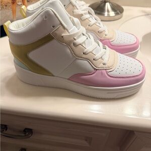 Berness Women's Multicolor High-Top Sneakers